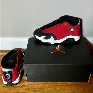 AIR JORDAN 14 RETRO
"Gym Red" (Toddler 9c)